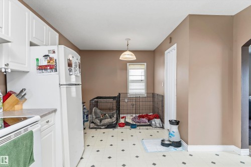 5024 55 Avenue, Tofield, AB - Indoor Photo Showing Kitchen