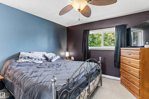 5024 55 Avenue, Tofield, AB - Indoor Photo Showing Bedroom