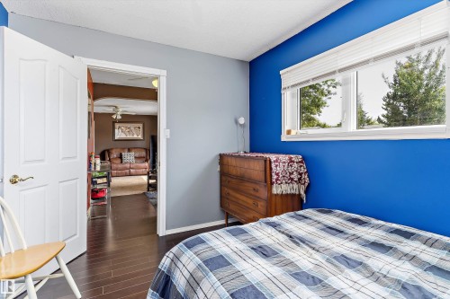 5024 55 Avenue, Tofield, AB - Indoor Photo Showing Bedroom