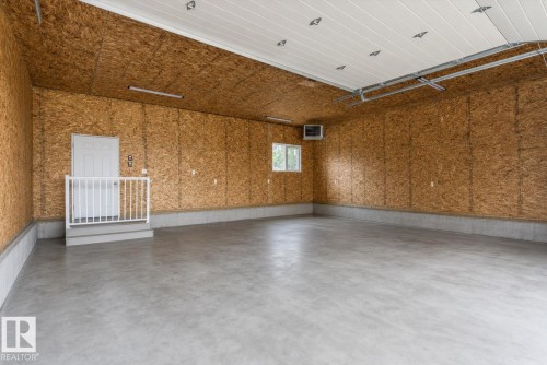 5024 55 Avenue, Tofield, AB - Indoor