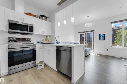 #56 2710 66 St Sw, Edmonton, AB - Indoor Photo Showing Kitchen