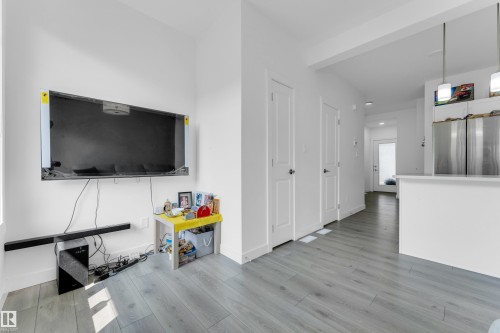 #56 2710 66 St Sw, Edmonton, AB - Indoor