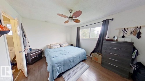 32 Garden Valley Drive, Stony Plain, AB - Indoor Photo Showing Bedroom