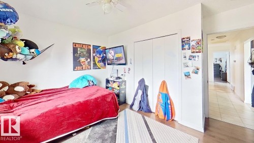 32 Garden Valley Drive, Stony Plain, AB - Indoor Photo Showing Bedroom