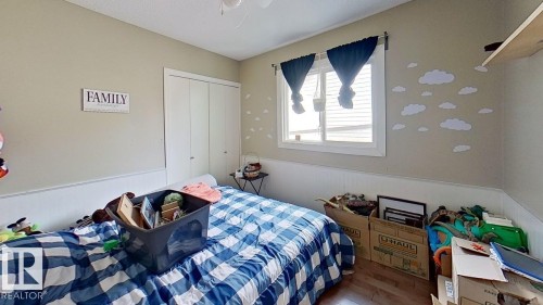 32 Garden Valley Drive, Stony Plain, AB - Indoor Photo Showing Bedroom