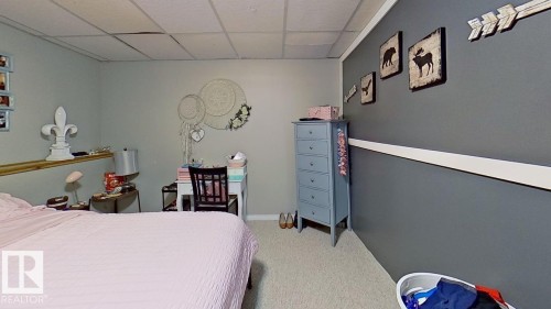 32 Garden Valley Drive, Stony Plain, AB - Indoor Photo Showing Bedroom
