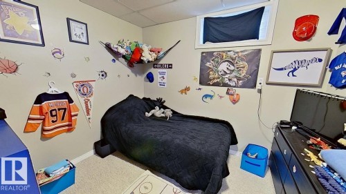 32 Garden Valley Drive, Stony Plain, AB - Indoor Photo Showing Bedroom