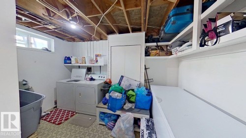 32 Garden Valley Drive, Stony Plain, AB - Indoor Photo Showing Laundry Room