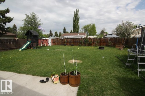32 Garden Valley Drive, Stony Plain, AB - Outdoor With Backyard
