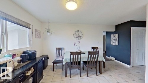 32 Garden Valley Drive, Stony Plain, AB - Indoor Photo Showing Dining Room
