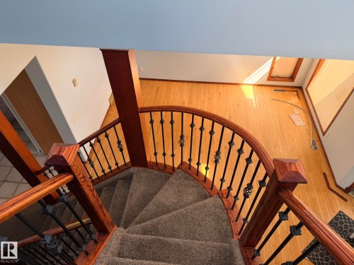 727 Balfour Close Nw, Edmonton, AB - Indoor Photo Showing Other Room