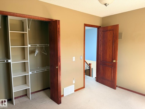 727 Balfour Close Nw, Edmonton, AB - Indoor