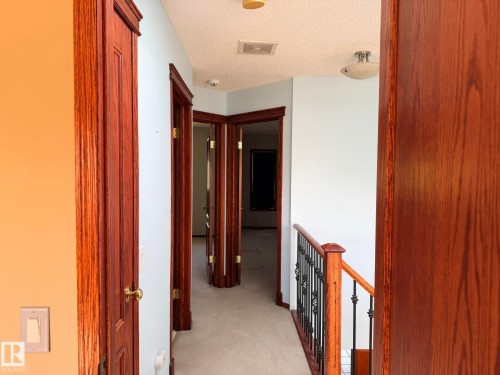 727 Balfour Close Nw, Edmonton, AB - Indoor Photo Showing Other Room