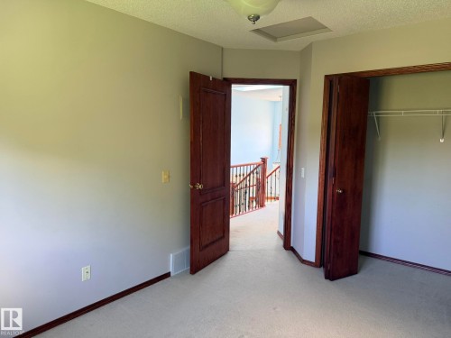 727 Balfour Close Nw, Edmonton, AB - Indoor Photo Showing Other Room