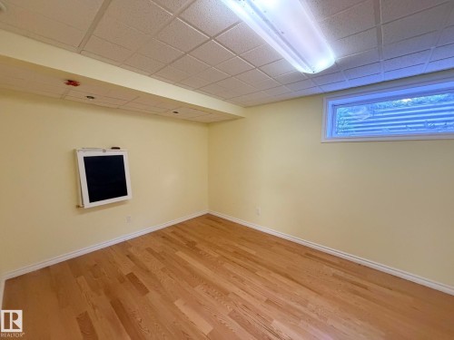 727 Balfour Close Nw, Edmonton, AB - Indoor Photo Showing Basement