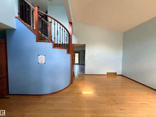 727 Balfour Close Nw, Edmonton, AB - Indoor Photo Showing Other Room