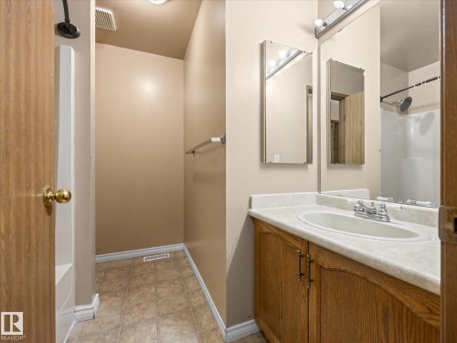 4174 28 Avenue, Edmonton, AB 