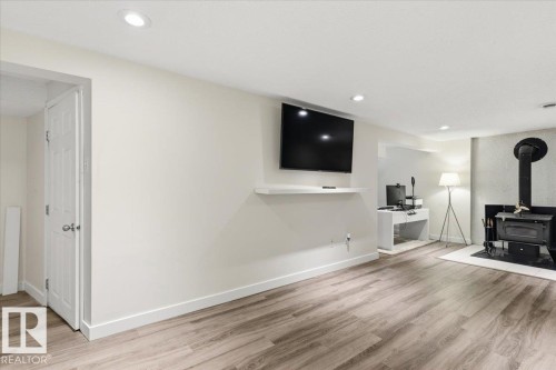5103 48 Avenue, Thorsby, AB - Indoor Photo Showing Living Room