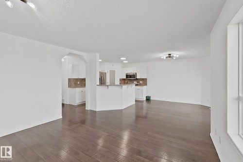 8708 175 Avenue, Edmonton, AB 