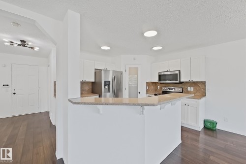 8708 175 Avenue, Edmonton, AB 