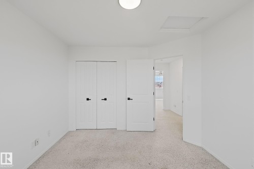 8708 175 Avenue, Edmonton, AB 