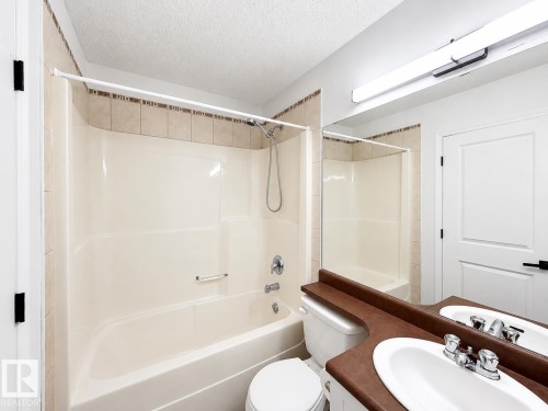 8708 175 Avenue, Edmonton, AB 
