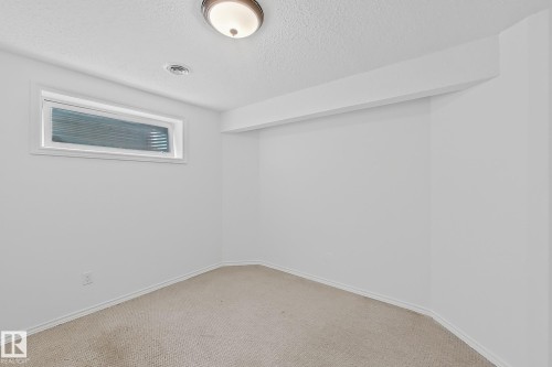 8708 175 Avenue, Edmonton, AB 