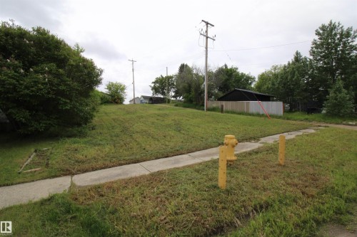 4927 52 Avenue, Sangudo, AB 