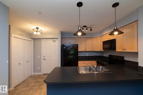 208 3719 Whitelaw Lane, Edmonton, AB 