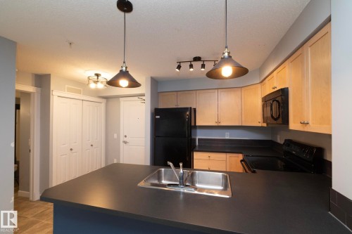208 3719 Whitelaw Lane, Edmonton, AB 