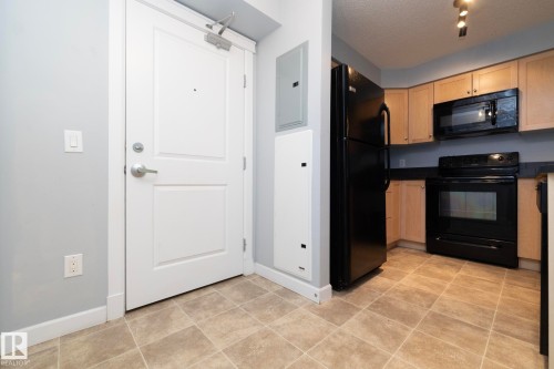 208 3719 Whitelaw Lane, Edmonton, AB 