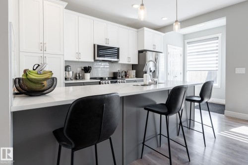 1035 Goldfinch Way, Edmonton, AB 