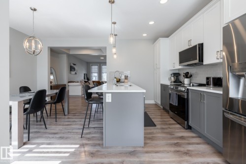1035 Goldfinch Way, Edmonton, AB 