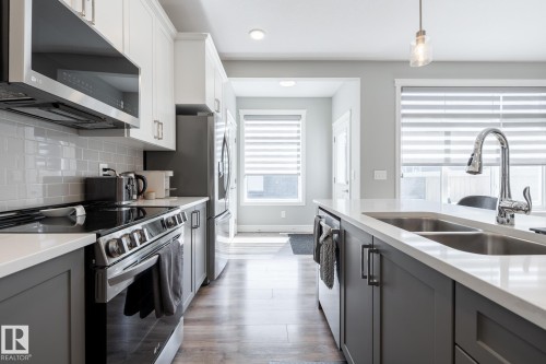 1035 Goldfinch Way, Edmonton, AB 