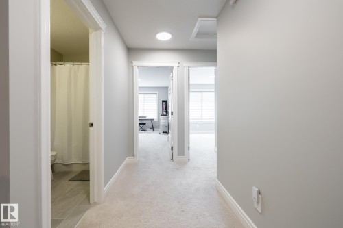 1035 Goldfinch Way, Edmonton, AB 