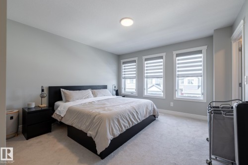 1035 Goldfinch Way, Edmonton, AB 