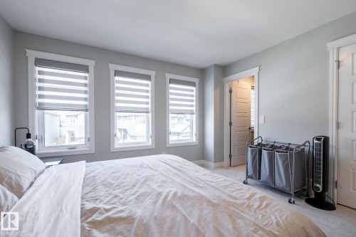 1035 Goldfinch Way, Edmonton, AB 