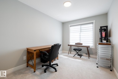 1035 Goldfinch Way, Edmonton, AB 