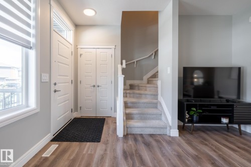 1035 Goldfinch Way, Edmonton, AB 