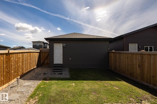 1035 Goldfinch Way, Edmonton, AB 