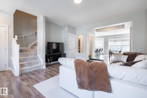 1035 Goldfinch Way, Edmonton, AB 