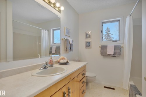 Full bath with vanity and shower / tub combo - A49375 Rr 243, Rural Leduc County, AB 