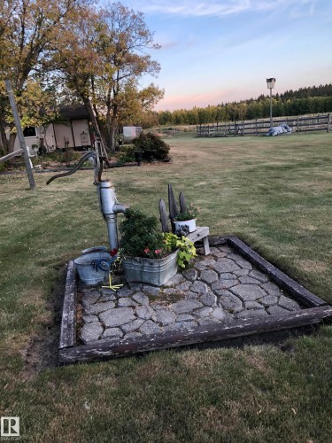 View of yard featuring a view of rural / pastoral area - A49375 Rr 243, Rural Leduc County, AB 