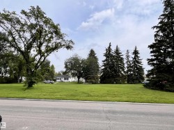 10736 48 Street NW  Edmonton, AB T6A 2B5