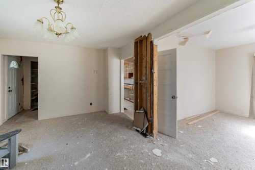 9642 72 Avenue Nw, Edmonton, AB 
