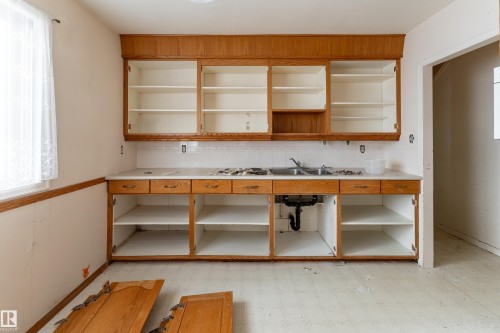 9642 72 Avenue Nw, Edmonton, AB 