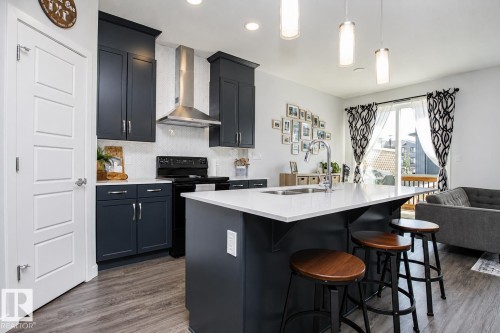 2290 Chokecherry Close, Edmonton, AB 