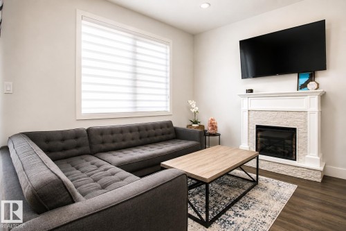 2290 Chokecherry Close, Edmonton, AB 