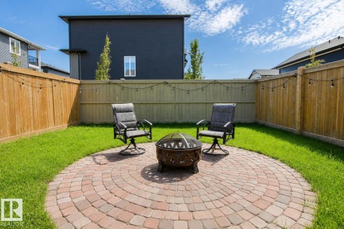 2290 Chokecherry Close, Edmonton, AB 