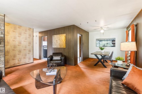 18 Sunnyside Crescent, St. Albert, AB - Indoor Photo Showing Living Room